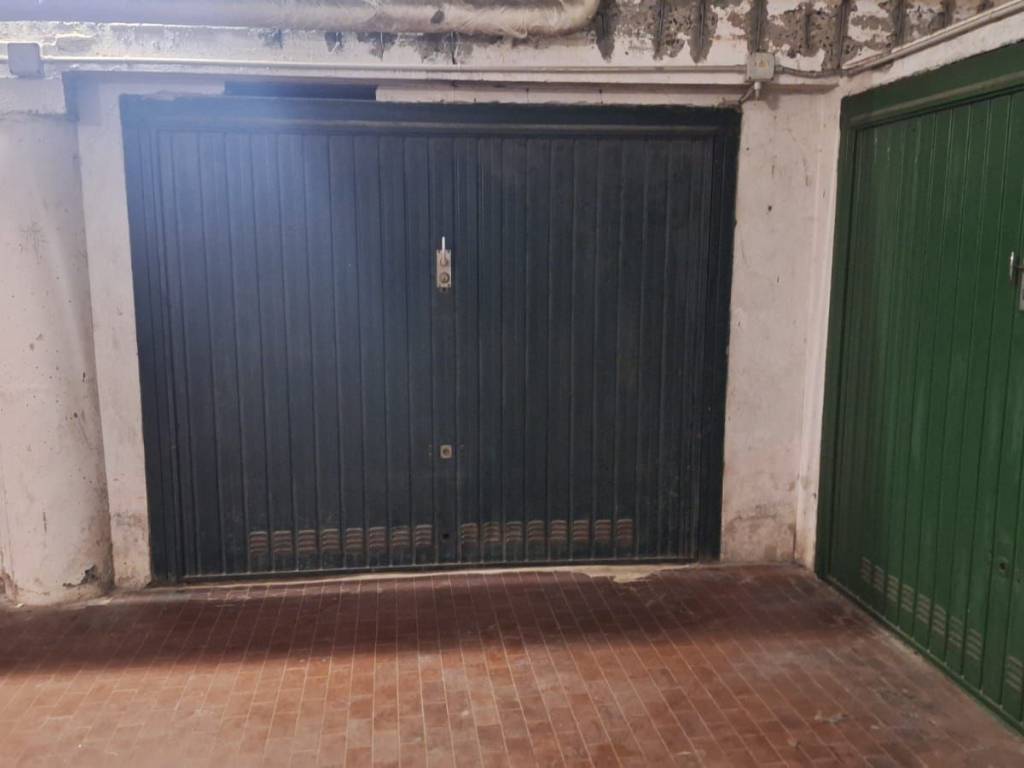 Box / garage a Genova in Via Angelo Carrara - Foto 3