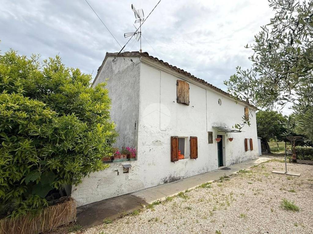 Casa indipendente a Cartoceto in Via Circonvallazione Kennedy, 48 - Foto 2