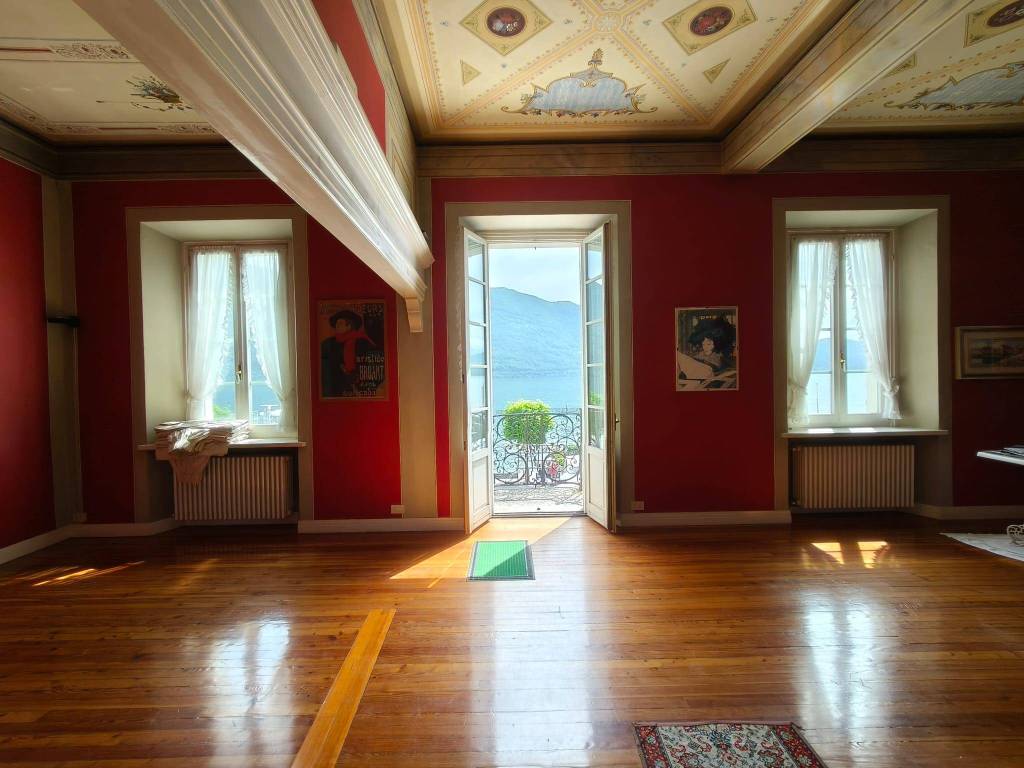 Appartamento a Cannobio in Piazza Vittorio Emanuele III, 26 - Foto 2