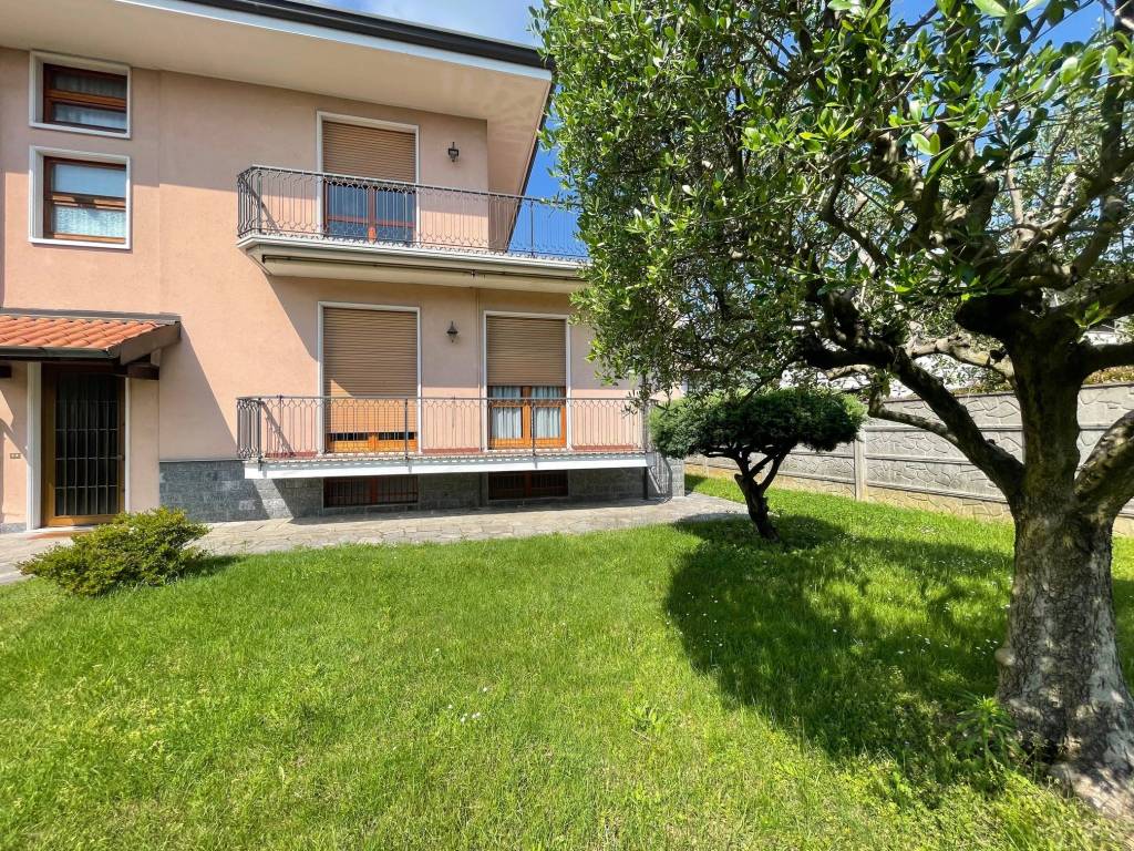 Appartamento a Samarate in Via 22 Marzo - Foto 3