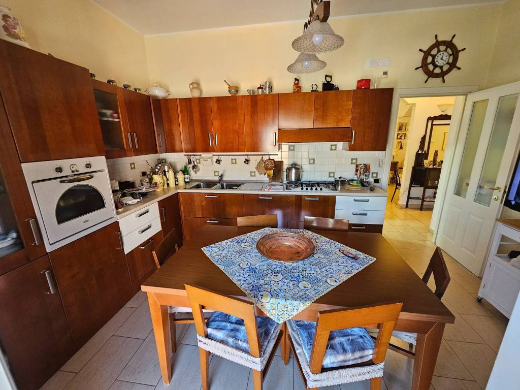 Appartamento a Salerno in Via Fratelli Palumbo - Foto 5