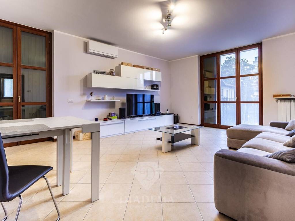 Appartamento a Jerago con orago in IV Novembre, 8 - Foto 3
