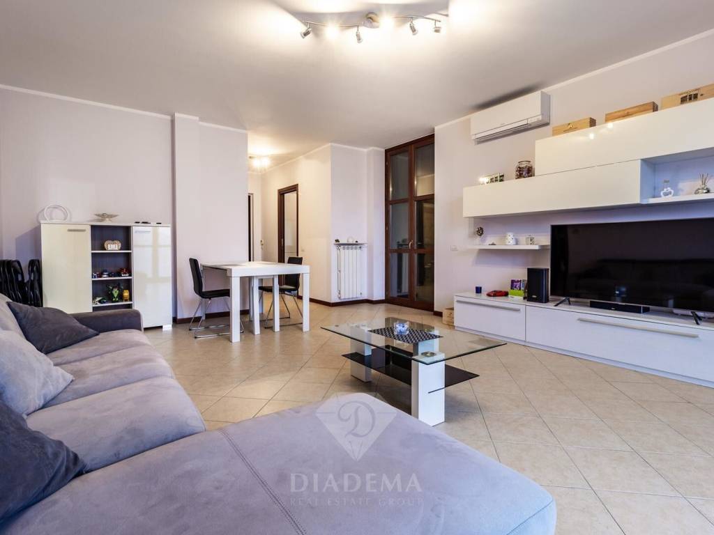Appartamento a Jerago con orago in IV Novembre, 8 - Foto 4