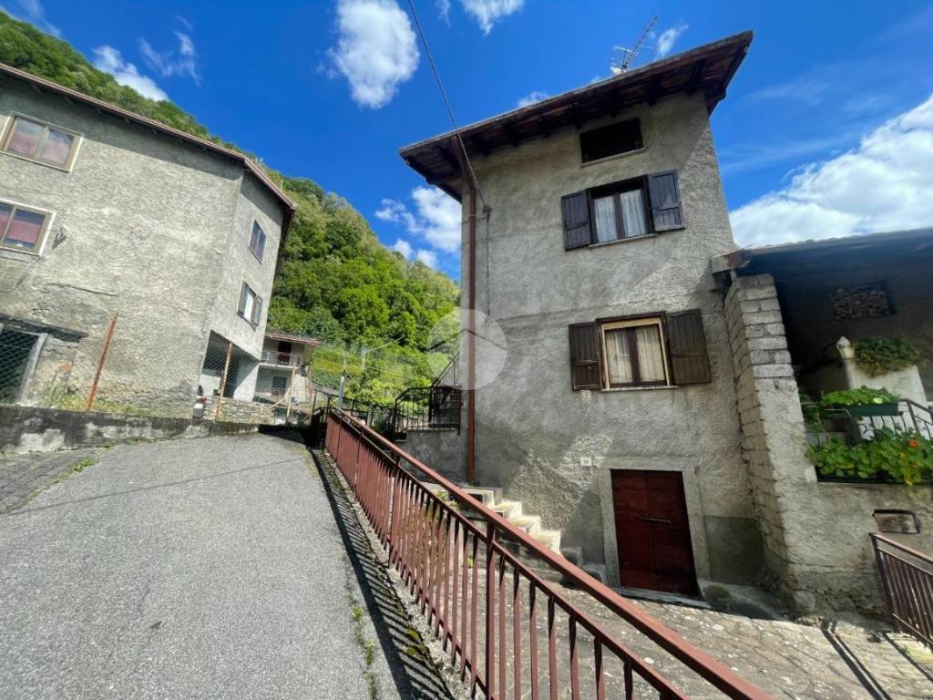 Casa indipendente a Malonno in Via Lava, 55 - Foto 3