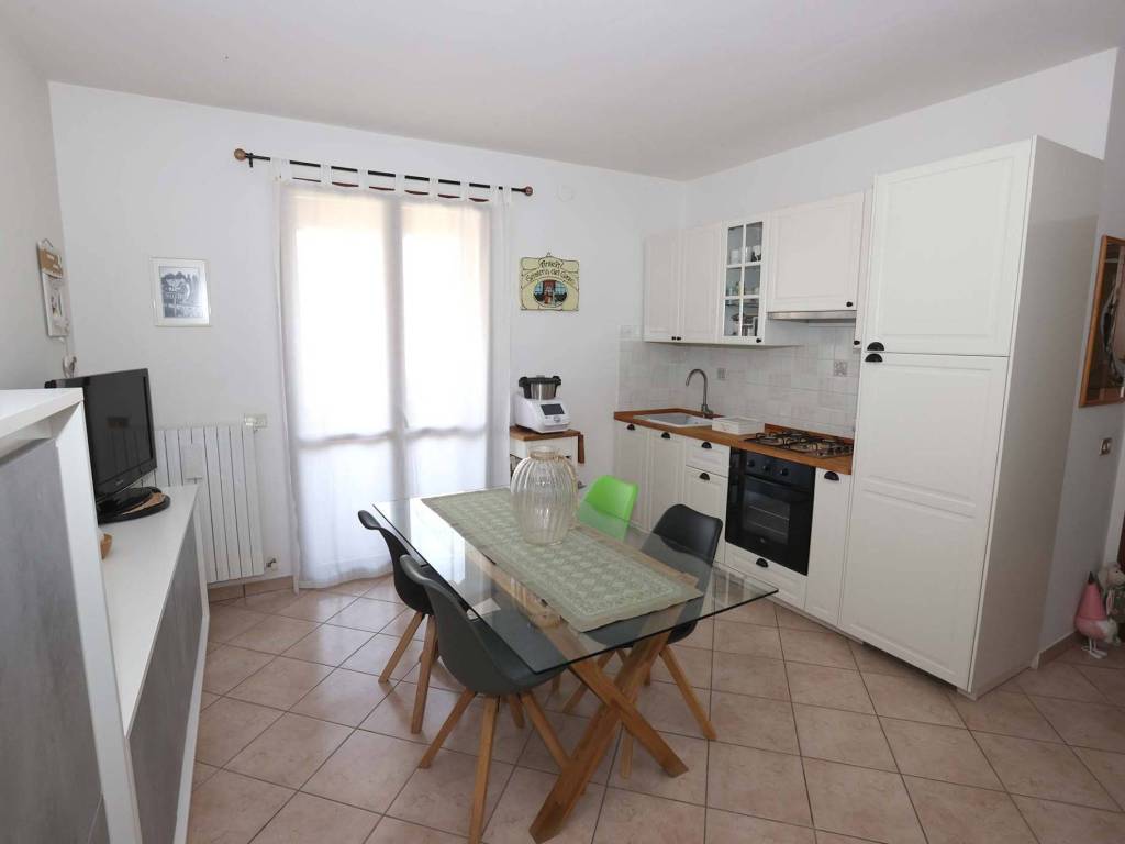 Appartamento a Cadelbosco di sopra in Via Spello, 14 - Foto 3