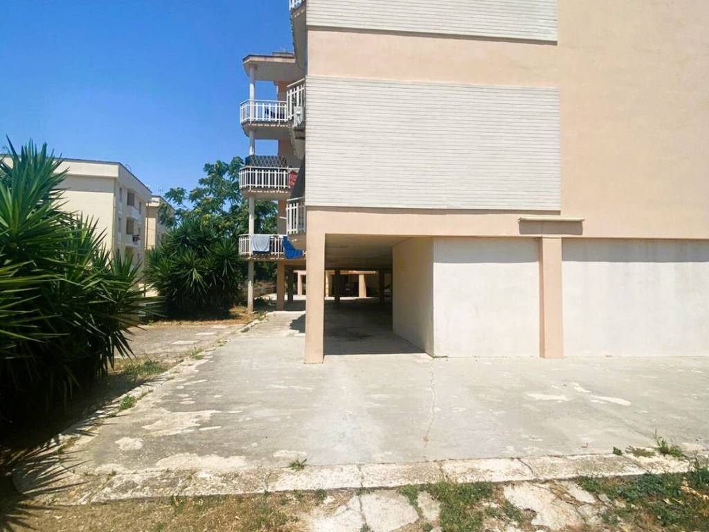 Appartamento a Tricase in Via Roberto Ardigò, 3 - Foto 2