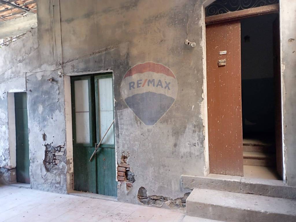 Appartamento a Paternò in via Vitt.Emanuele, 328 - Foto 4