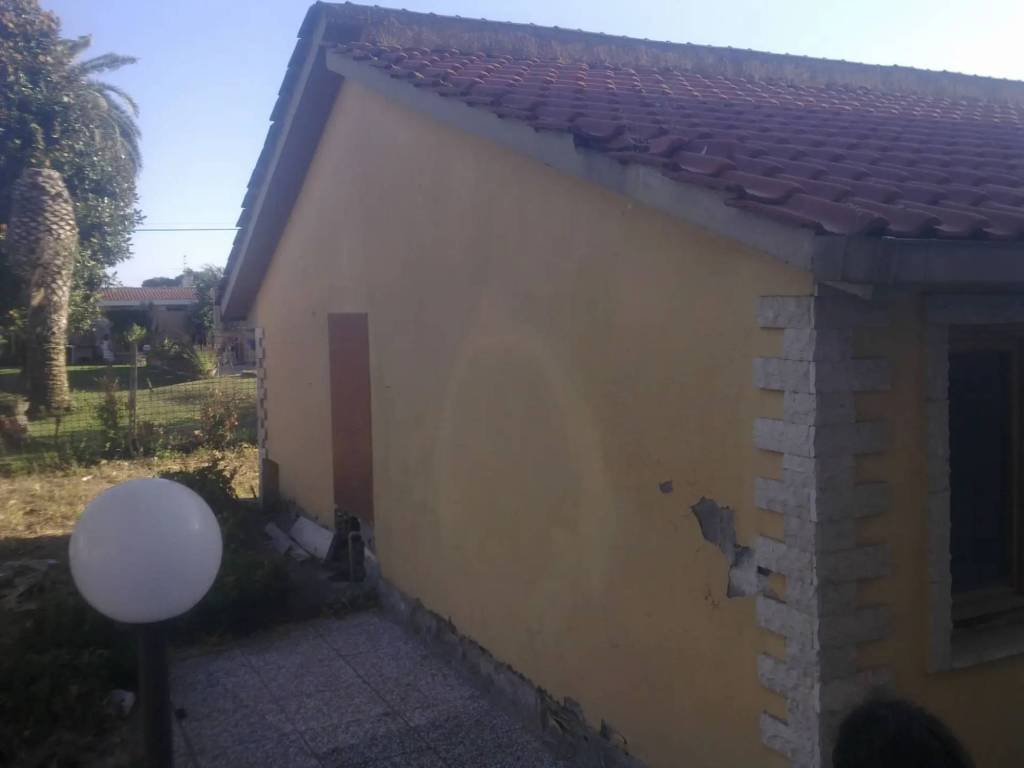 Villa a Aprilia in Via Etna, 17 - Foto 4