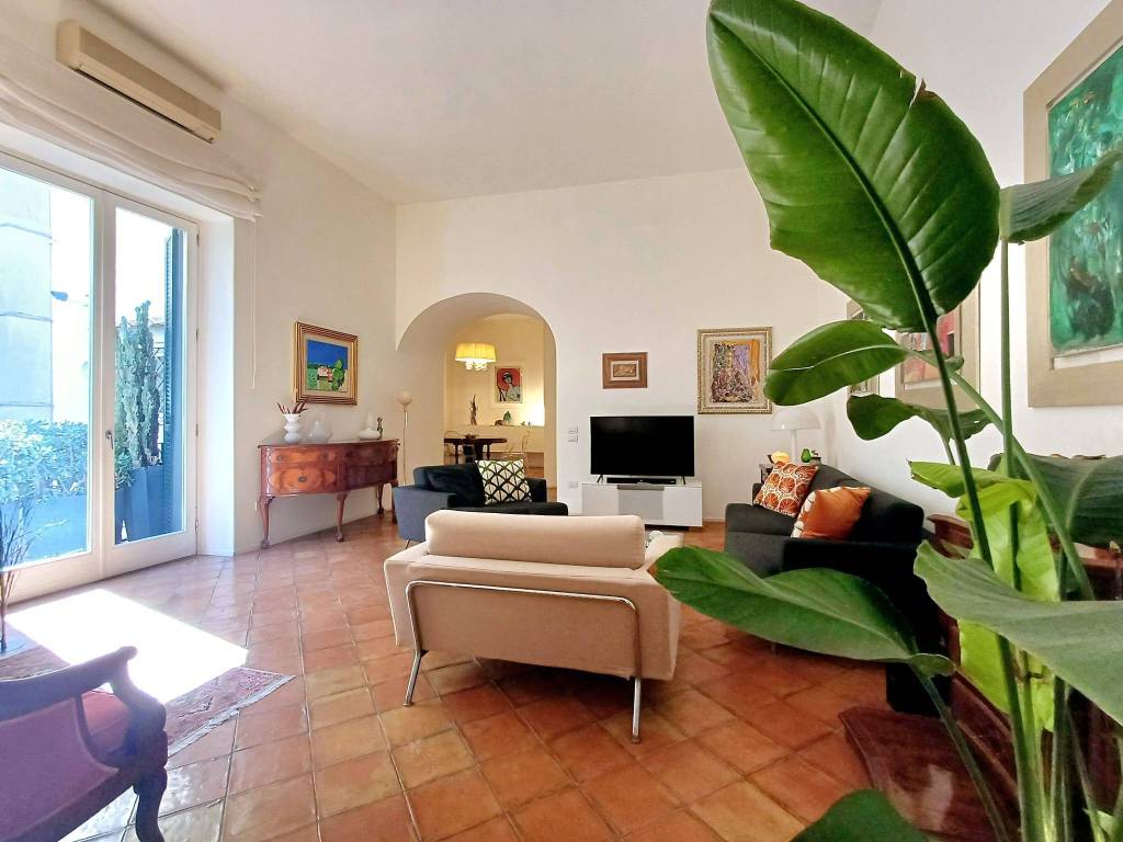 Appartamento a Salerno in Via Fratelli Linguiti - Foto 4