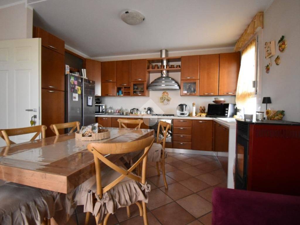 Villa a Castiglione delle stiviere in Via Bernardo Ordanino, 46 - Foto 2