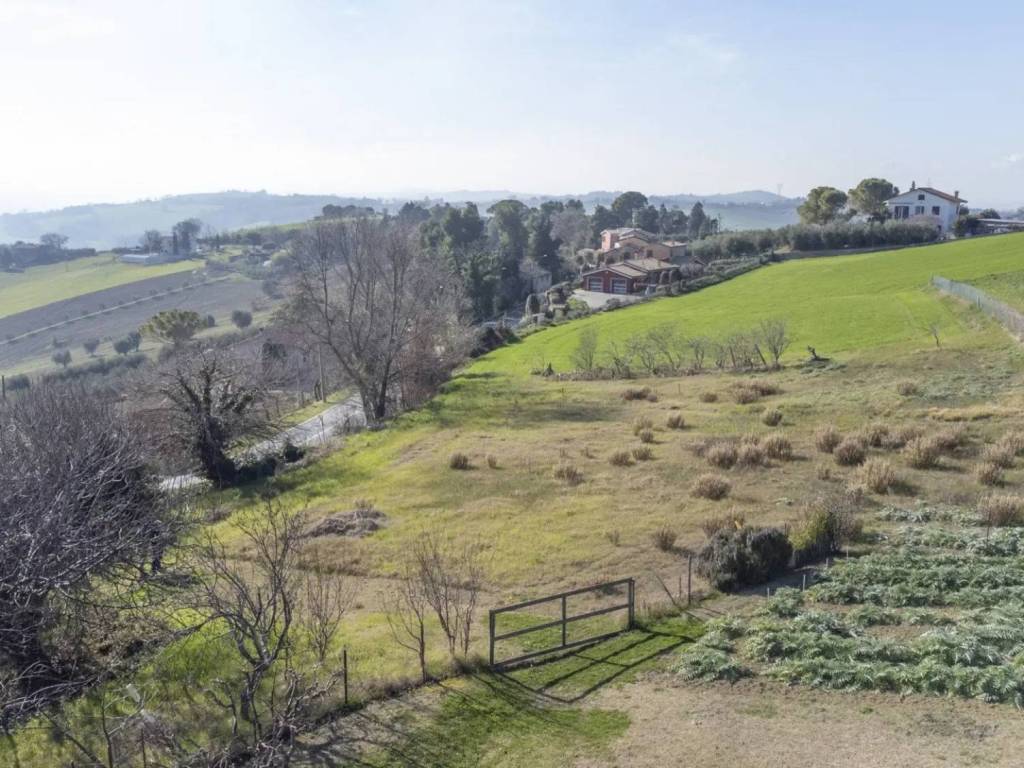 Terreno a Osimo in Via Chiaravallese - Foto 3