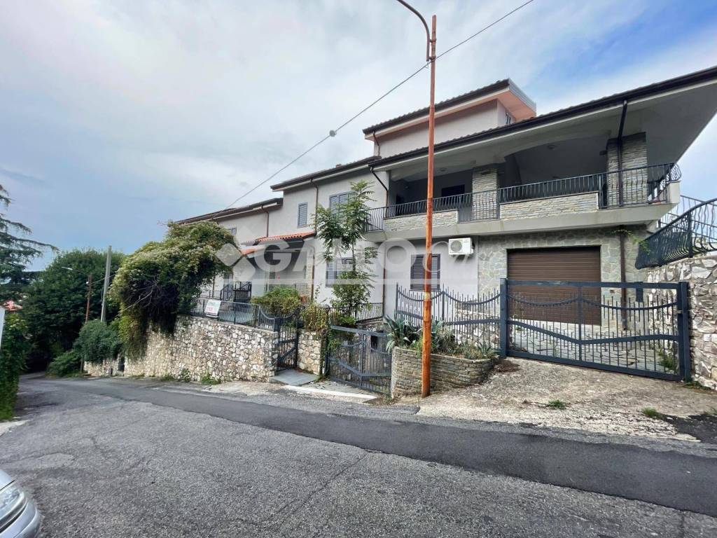 Villa a Cerisano in Via Boschetto - Foto 2