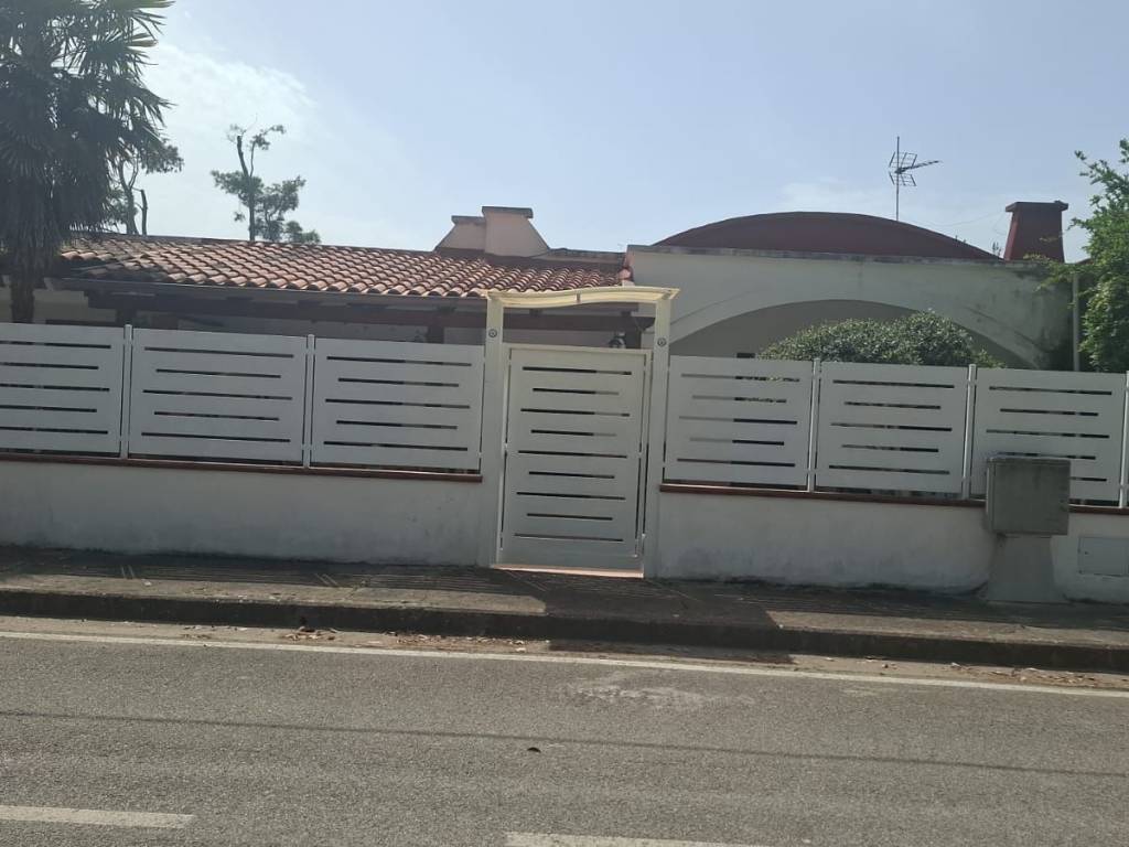 Villetta a schiera a Cellole in Viale Gorgona - Foto 2