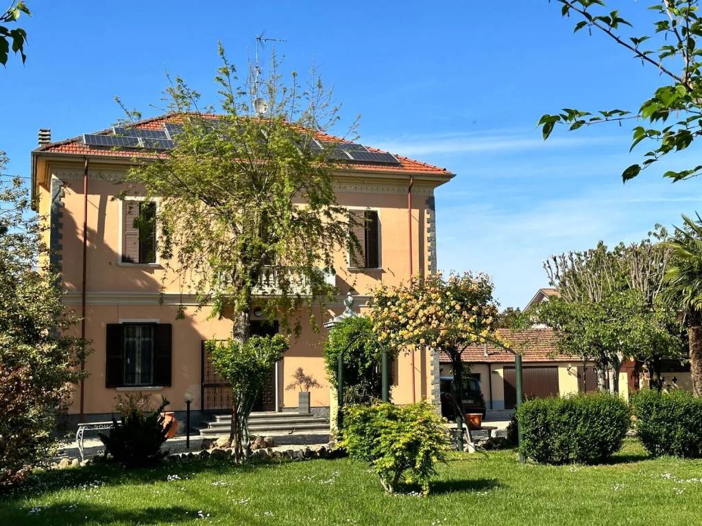 Villa a Alessandria in Via Ernesto Torre, 19 - Foto 2