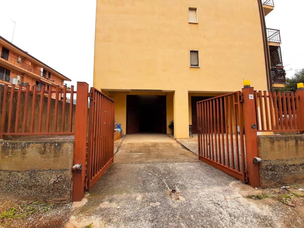 Immobile a Lamezia terme in Via Gabriele Cianflone, 5 - Foto 2