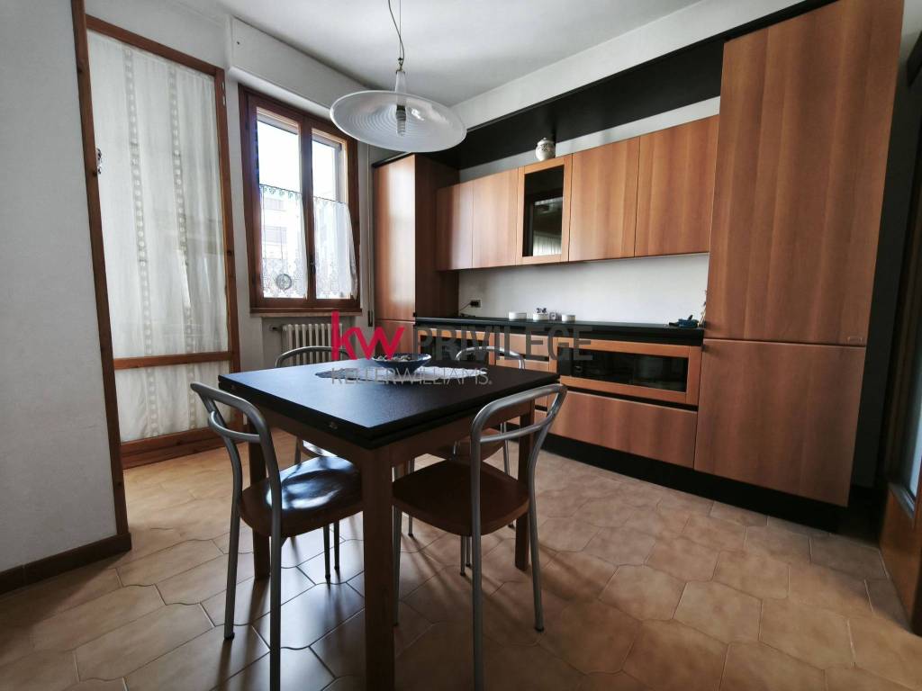 Appartamento a Brindisi in Via Pola - Foto 4