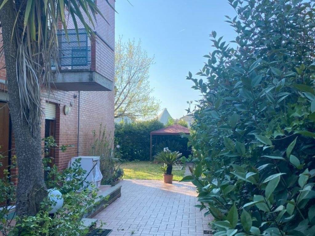 Appartamento a Pisa in Via Padre Leonardo Ximenes - Foto 4