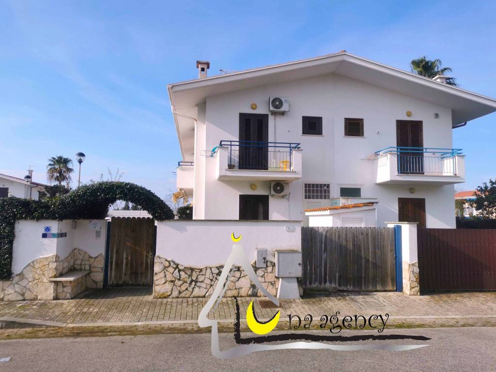 Villa a Sabaudia in Via Palmarola, 7 - Foto 5