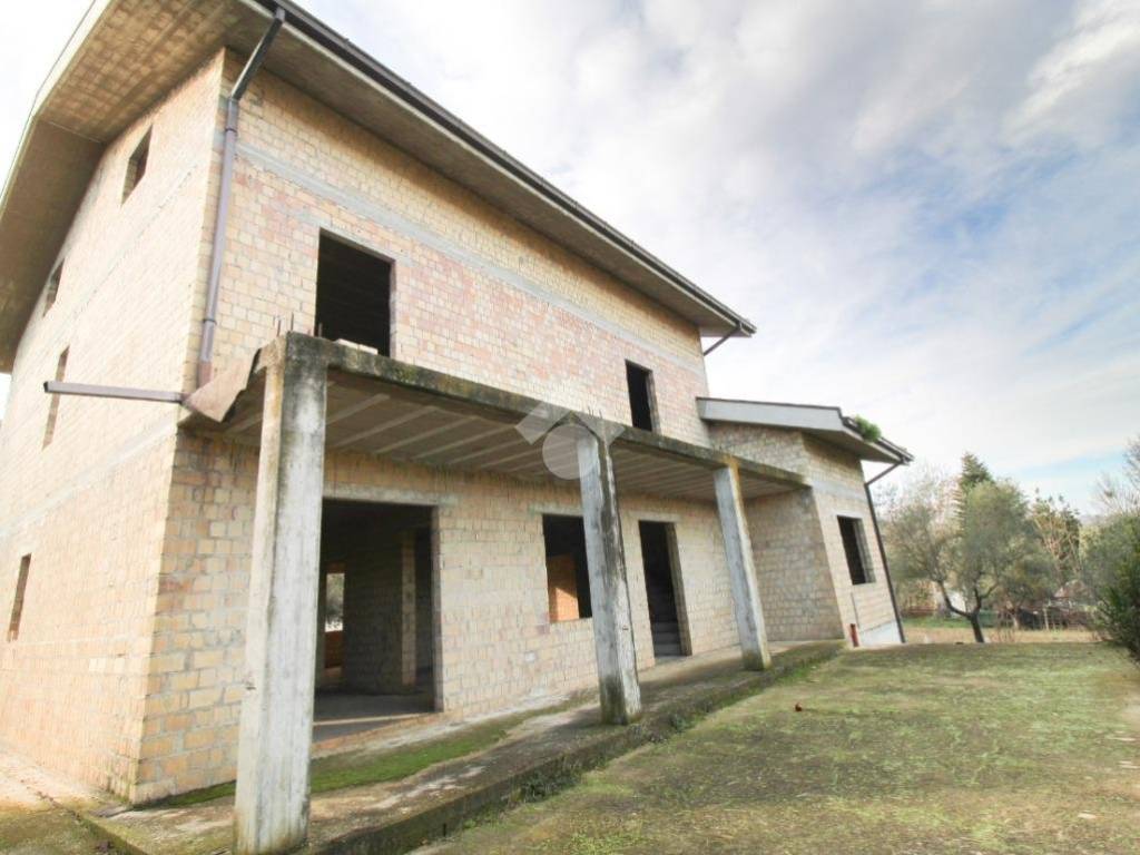 Casa indipendente a Collecorvino in Via Po - Foto 5