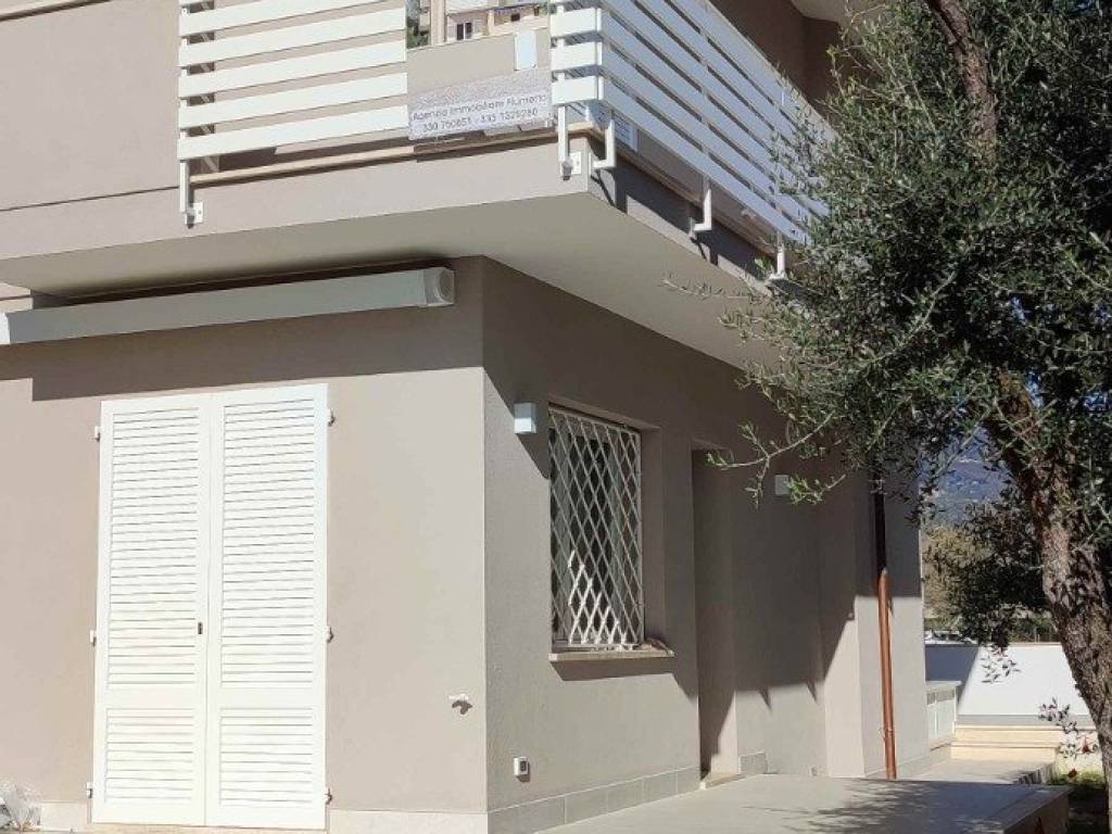 Villa a Pietrasanta in Via Ficalucci, 28 - Foto 4