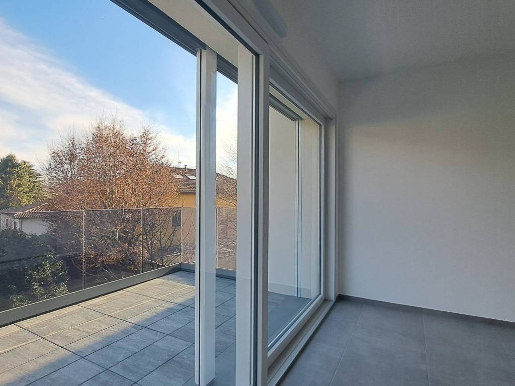 Appartamento a Montano lucino in Via Giacomo Puccini - Foto 2