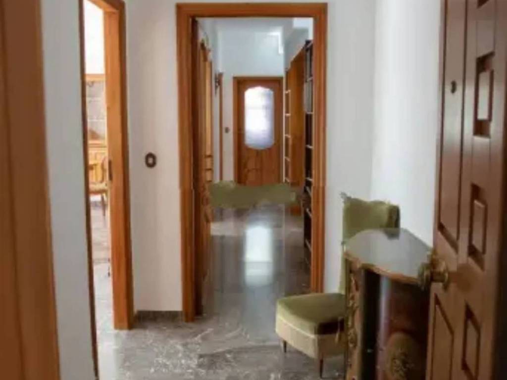 Appartamento a Ceglie messapica in Via Vittorio Veneto - Foto 3