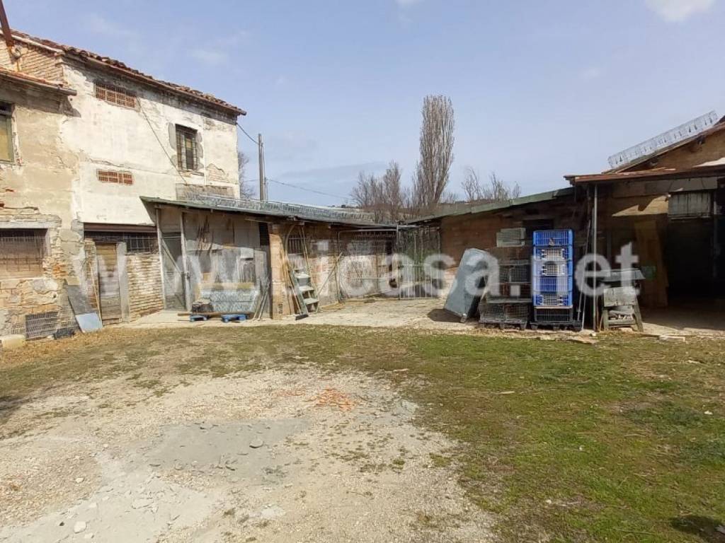 Rustico / casale a Tavullia in Strada per Montecchio - Foto 4