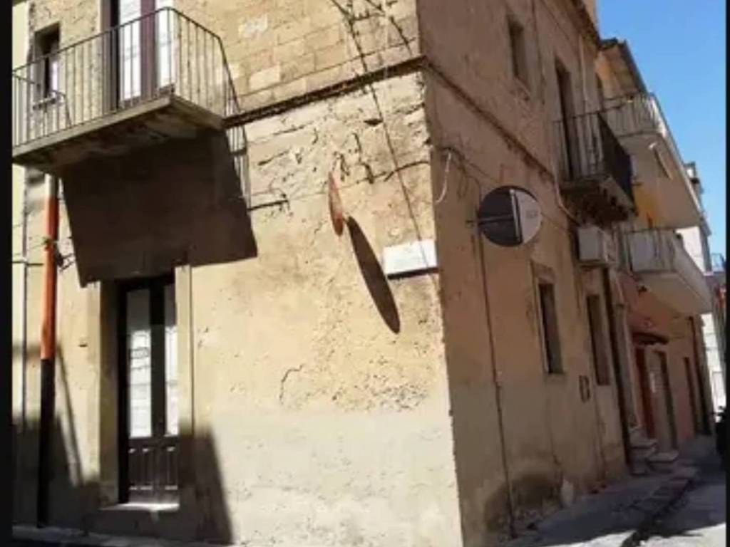 Casa indipendente a Niscemi in Via Regina Elena - Foto 2