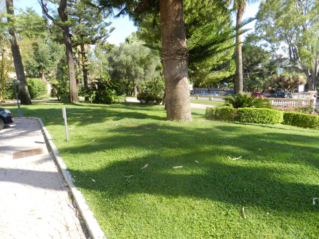 Appartamento a Ospedaletti in Corso Regina Margherita, 78 - Foto 4