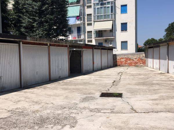 Box / garage a Vercelli in Via Ermenegildo Gallardi - Foto 4