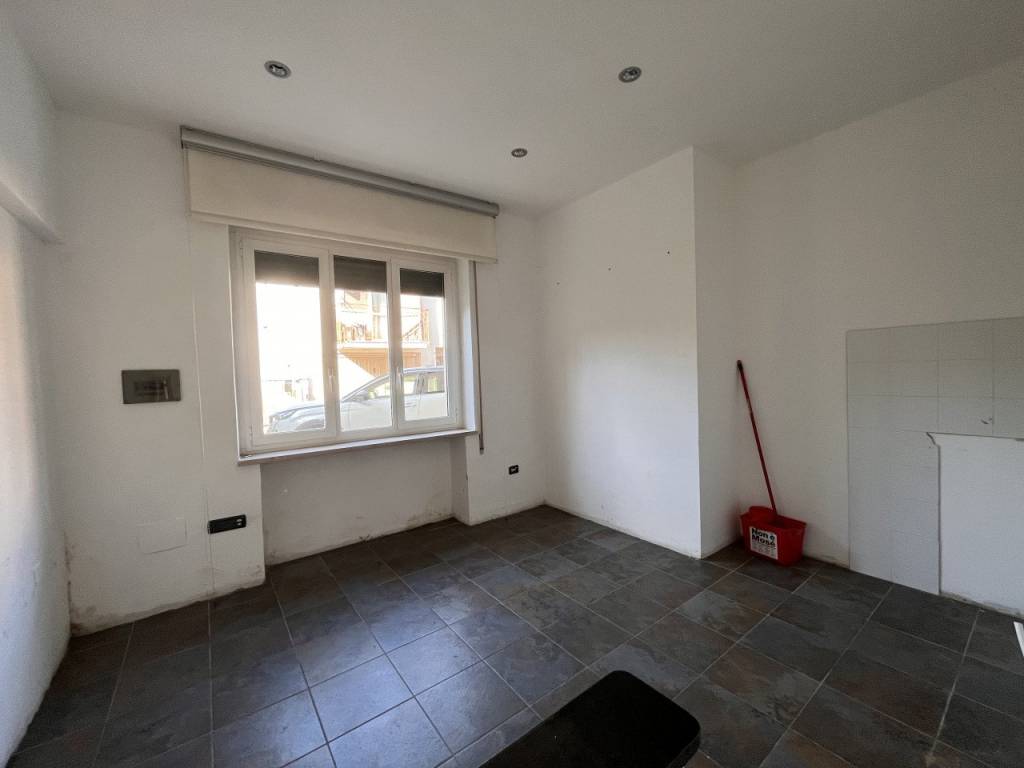 Immobile a San giovanni lupatoto in piazza alcide de gasperi - Foto 4