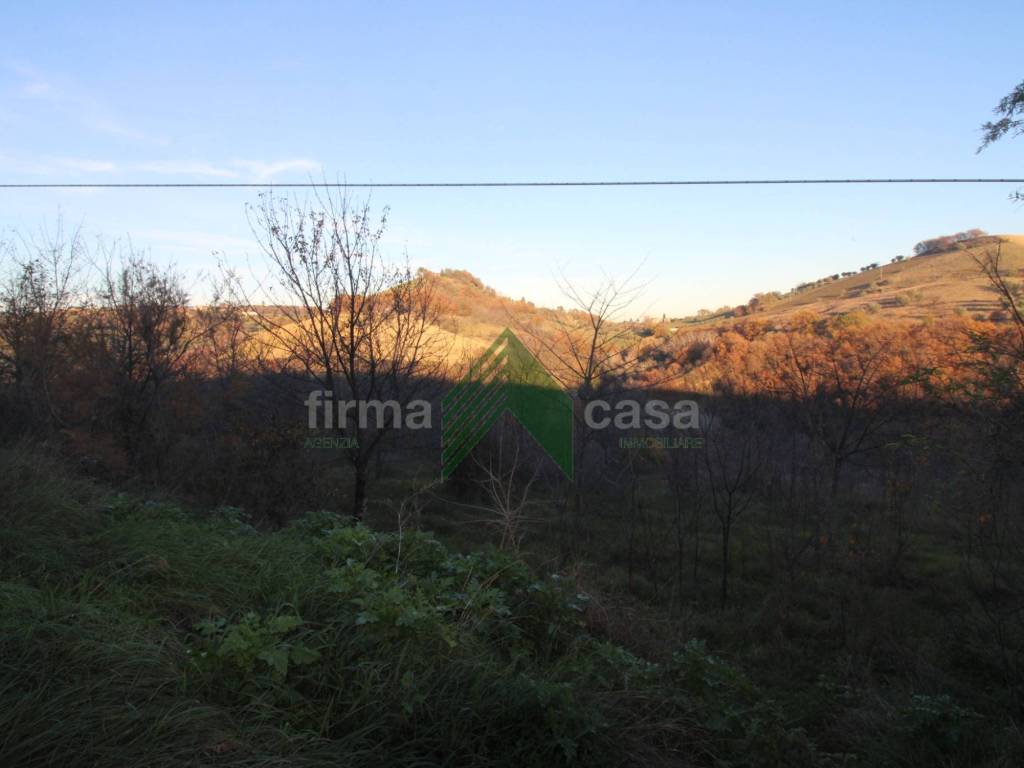 Terreno a Bellante in Nuova Strada Comunale Bellante - Foto 2