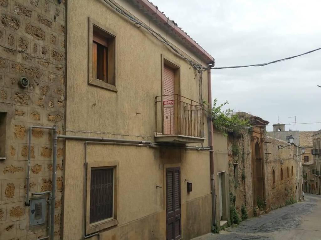 Casa indipendente a Aidone in via roma - Foto 2