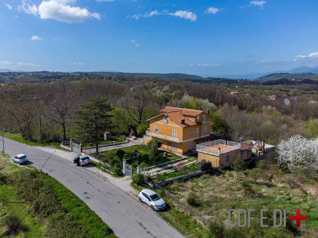 Villa a Longone sabino in Via Reatina - Foto 2