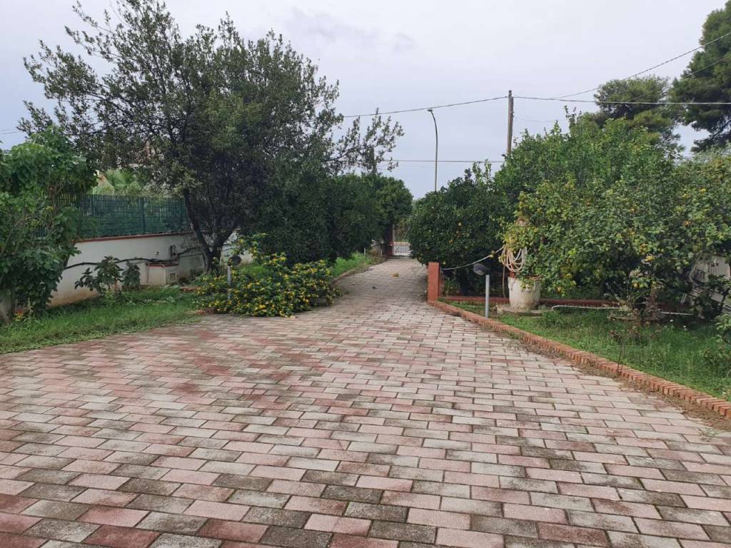 Villa a Castelvetrano in strada statale S.S 115 - Foto 4