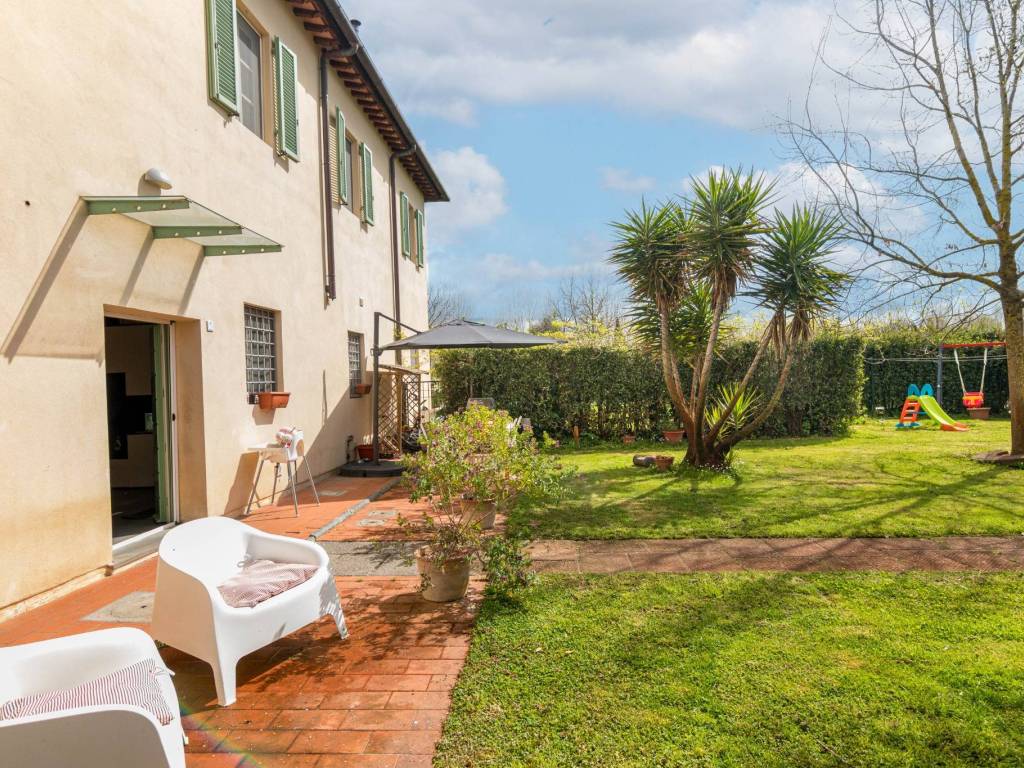 Casa indipendente a San giuliano terme in Via Vecchia Pietrasantina, 13 - Foto 3
