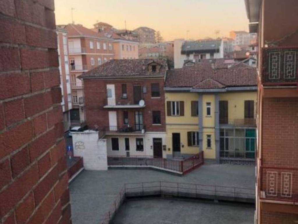 Appartamento a Asti in Via Gioacchino Rossini, 30 - Foto 2