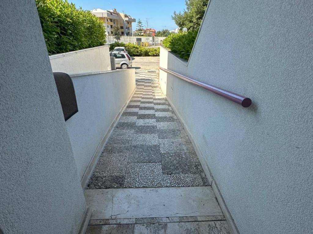 Appartamento a Taranto in Via Scoglio del Tonno, 70 - Foto 3