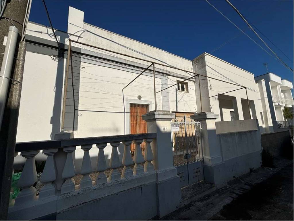 Casa indipendente a Patù in Via isonzo 16 - Foto 2