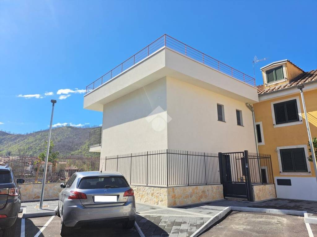 Villa a Baronissi in Via la Fora, 24 - Foto 2