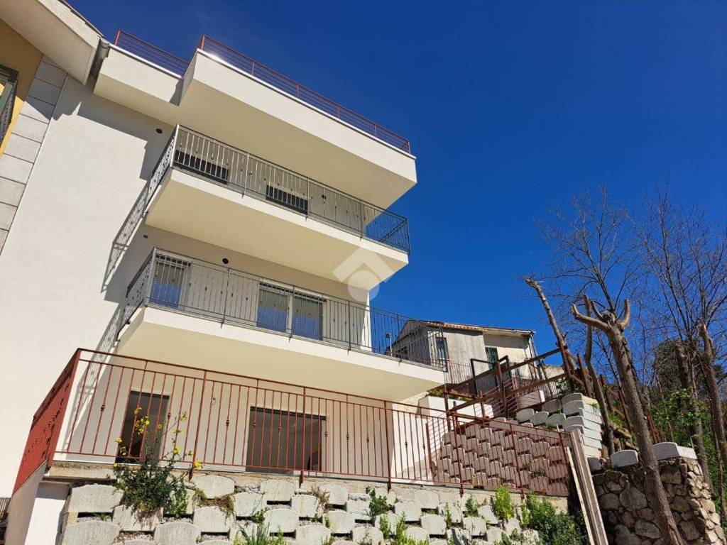 Villa a Baronissi in Via la Fora, 24 - Foto 5