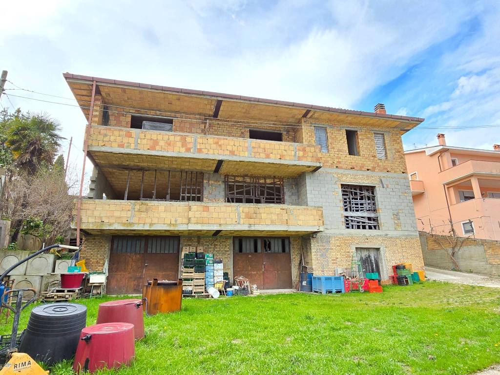 Casa indipendente a Francavilla al mare in Via Raffaele Paolucci, 13 - Foto 4