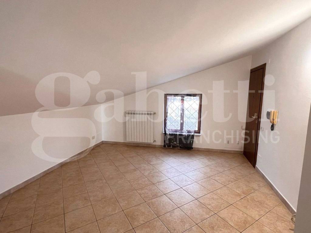 Appartamento a Latina in Via Pierluigi da Palestrina, 37 - Foto 2