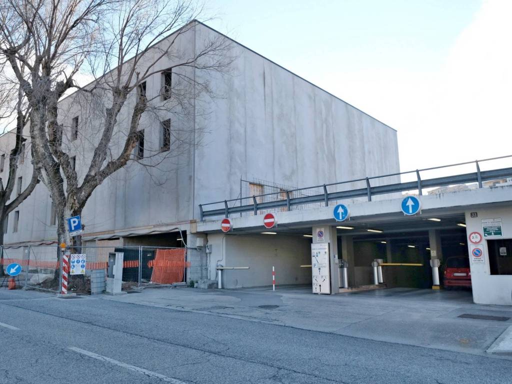 Box / garage a Trieste in Viale Raffaello Sanzio, 33 - Foto 2