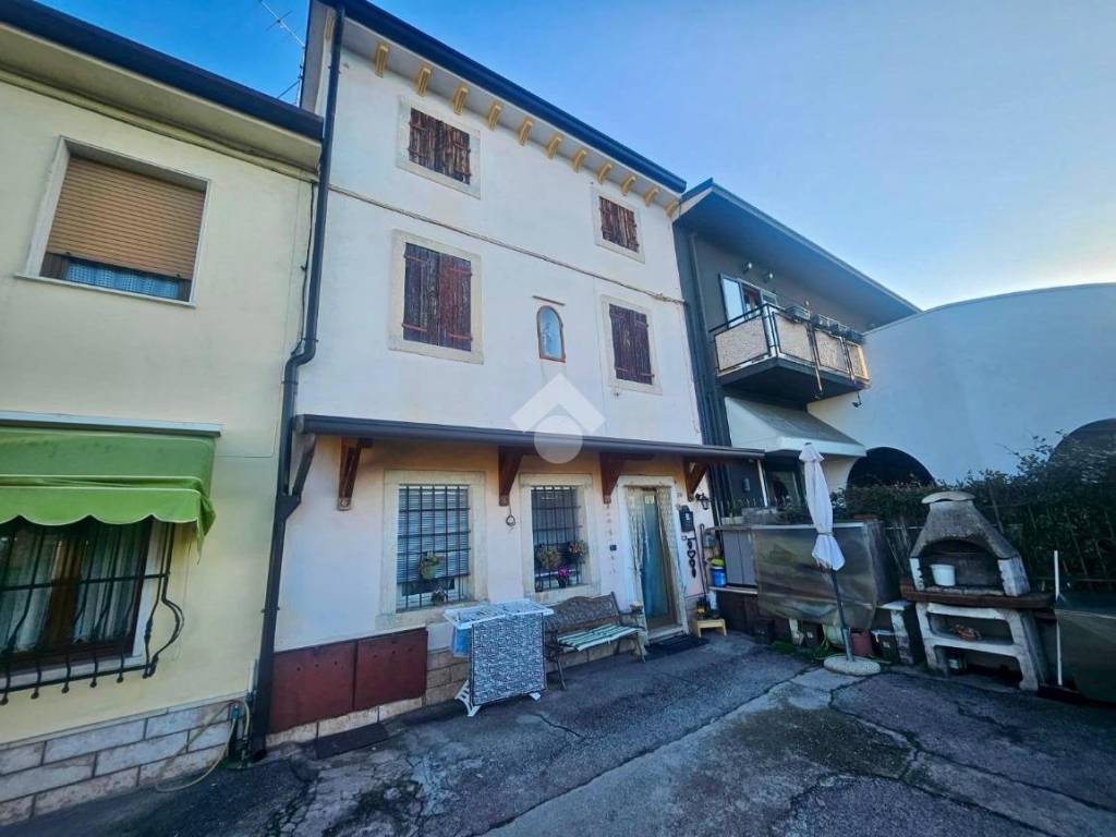 Casa indipendente a San giovanni lupatoto in Via Federico Garofoli, 298 - Foto 2