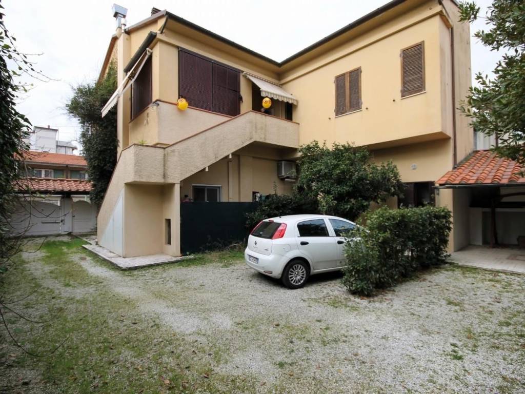 Appartamento a Pietrasanta in Via Duca della Vittoria, , 80 - Foto 2