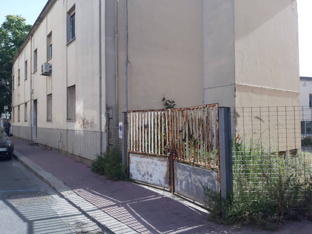 Palazzo / stabile a Oristano in Viale Armando Diaz - Foto 3