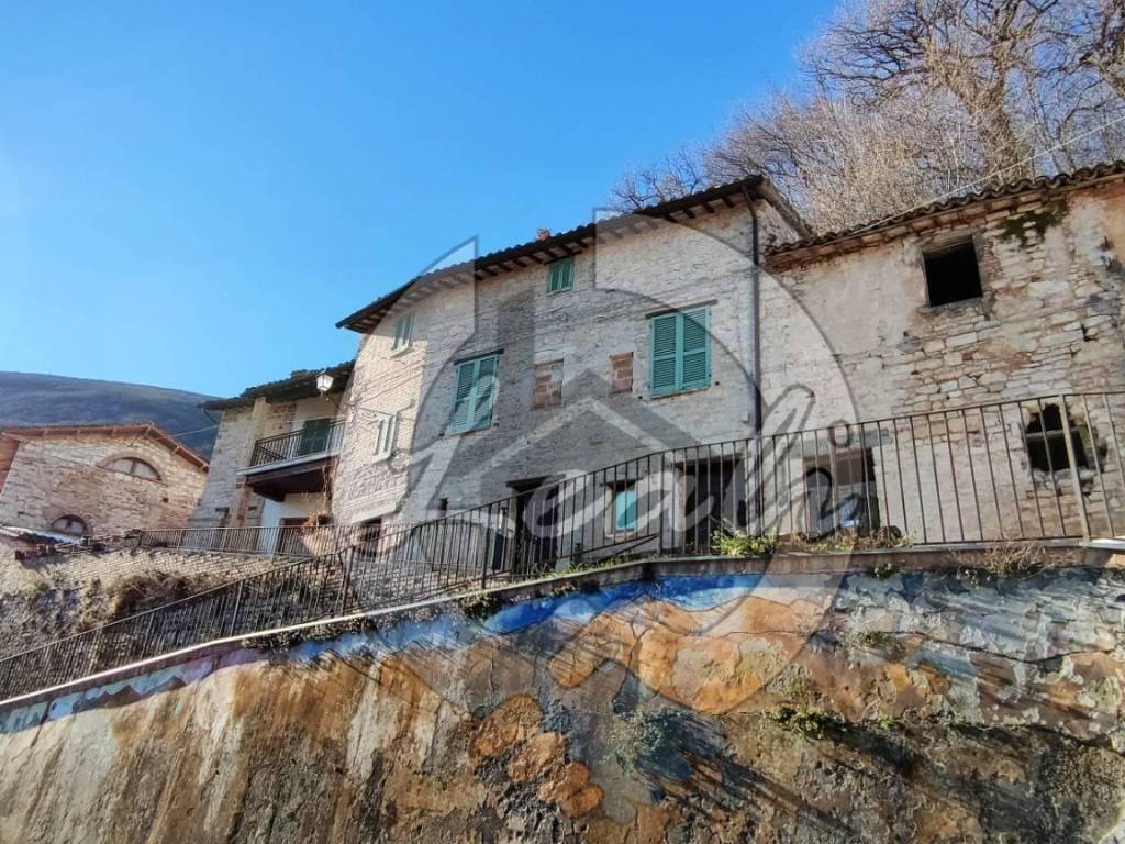 Casa indipendente a Caldarola in Località VESTIGNANO - Foto 2