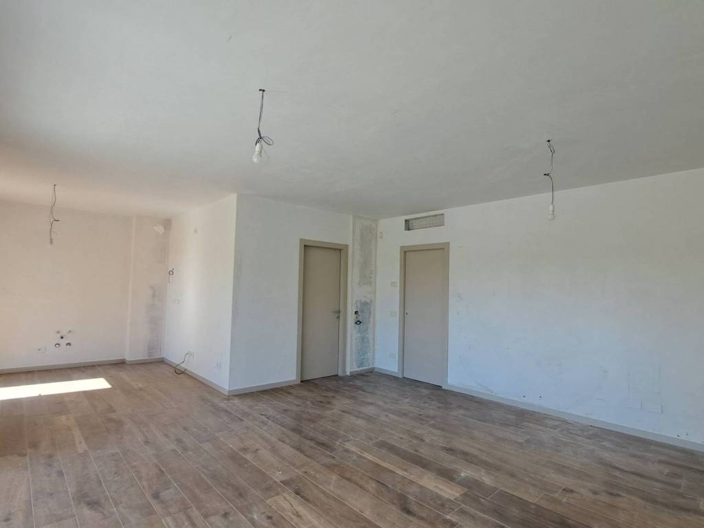 Appartamento a Montano lucino in Via Giacomo Puccini - Foto 3