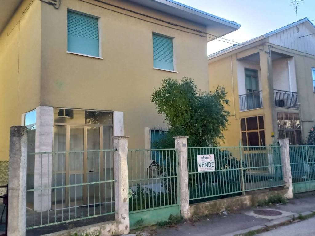 Villa a Alfonsine in Via Aurelio Saffi, 16 - Foto 3